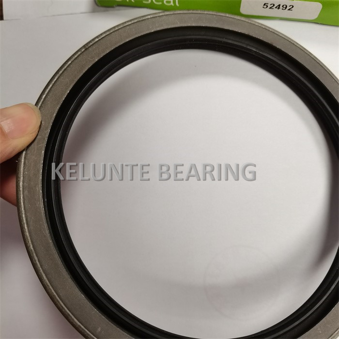 SKF 52492 oil seal (1)